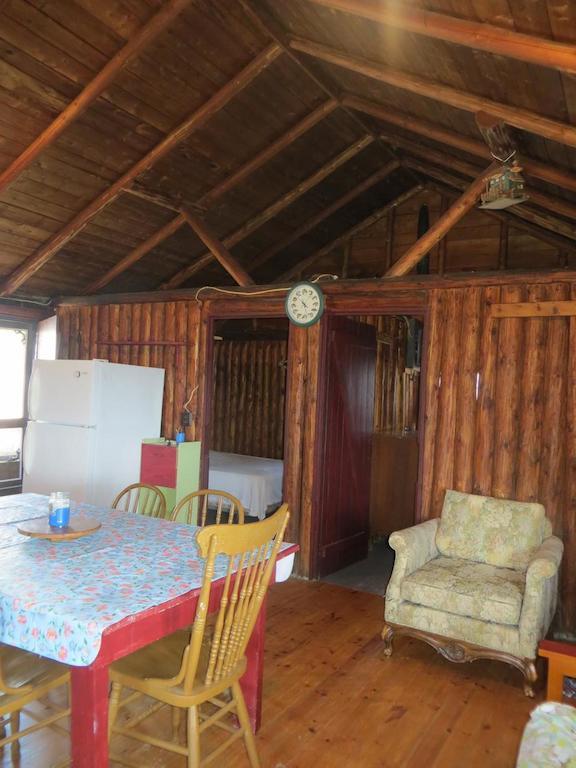 Lake Wolsey Cabins Hotel Gore Bay Exterior foto