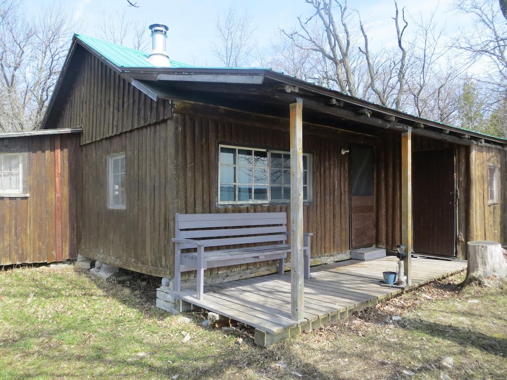 Lake Wolsey Cabins Hotel Gore Bay Exterior foto